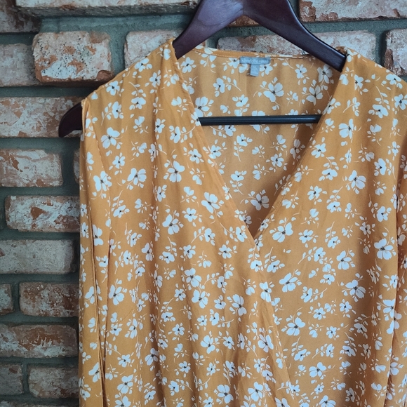 Orange floral spring blouse charlotte russe - Picture 2 of 4